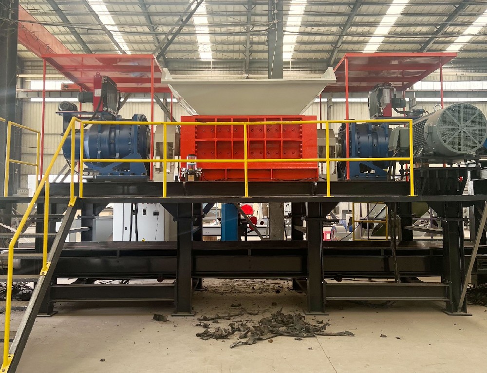 Double shaft shredder