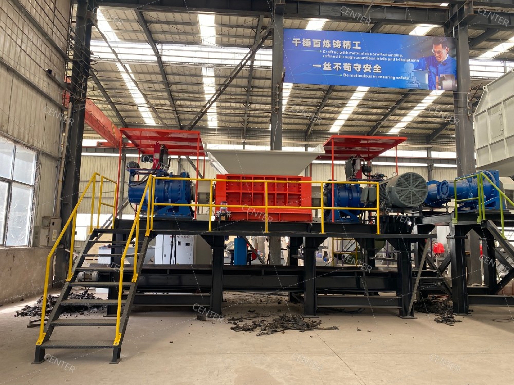 Double shaft shredder
